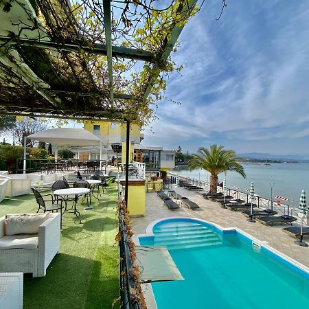 Hotel Estee Дезенцано-дель-Гарда Экстерьер фото