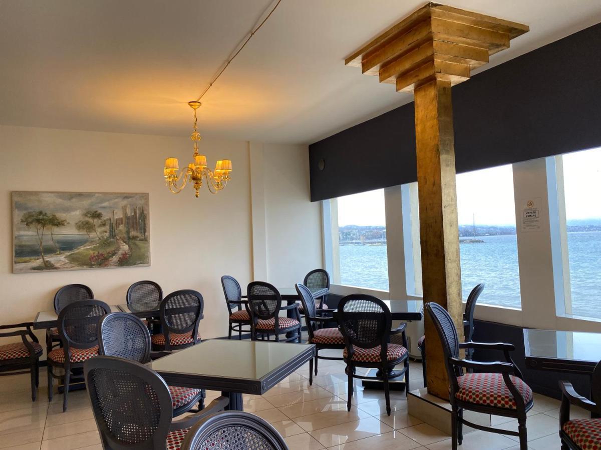 Hotel Estee Дезенцано-дель-Гарда Экстерьер фото