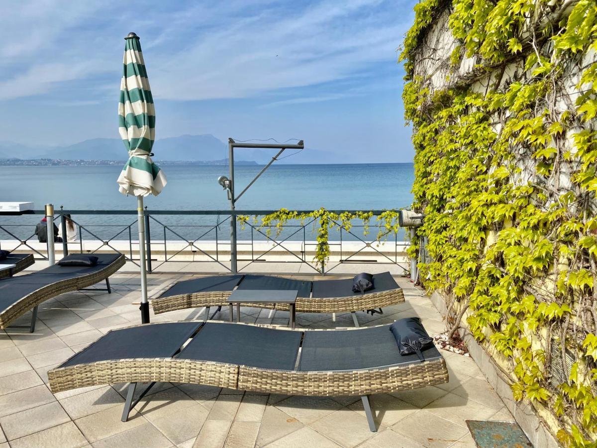 Hotel Estee Дезенцано-дель-Гарда Экстерьер фото