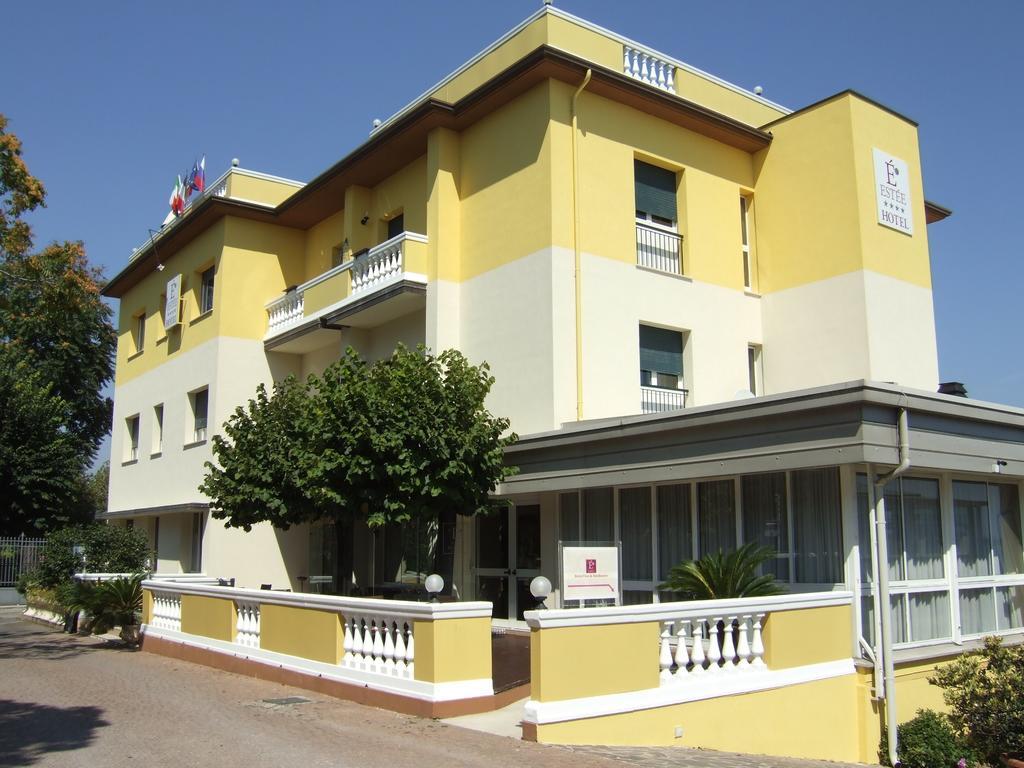 Hotel Estee Дезенцано-дель-Гарда Экстерьер фото