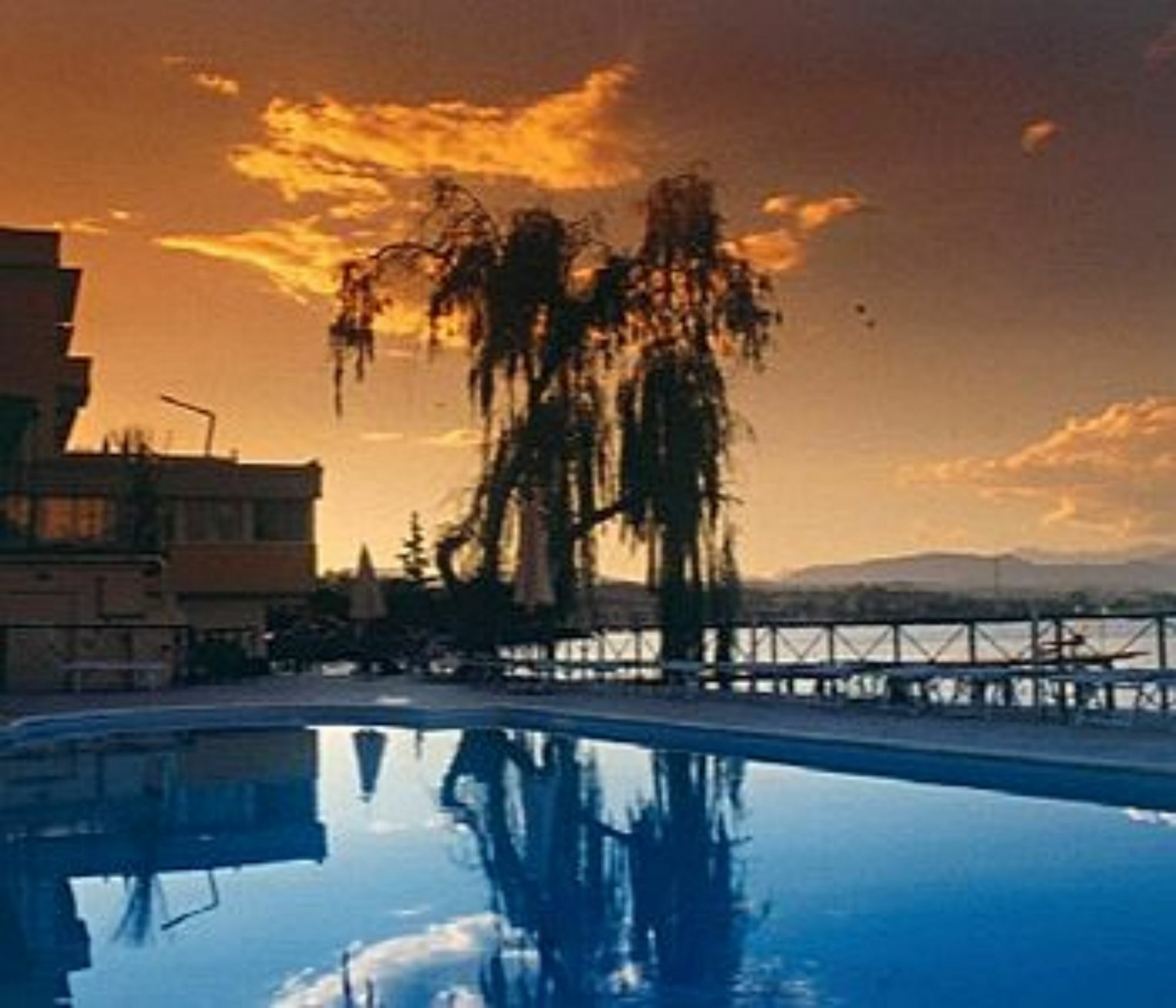 Hotel Estee Дезенцано-дель-Гарда Экстерьер фото